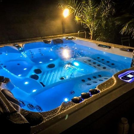 Studio Avec Jacuzzi Saint-Fons Εξωτερικό φωτογραφία